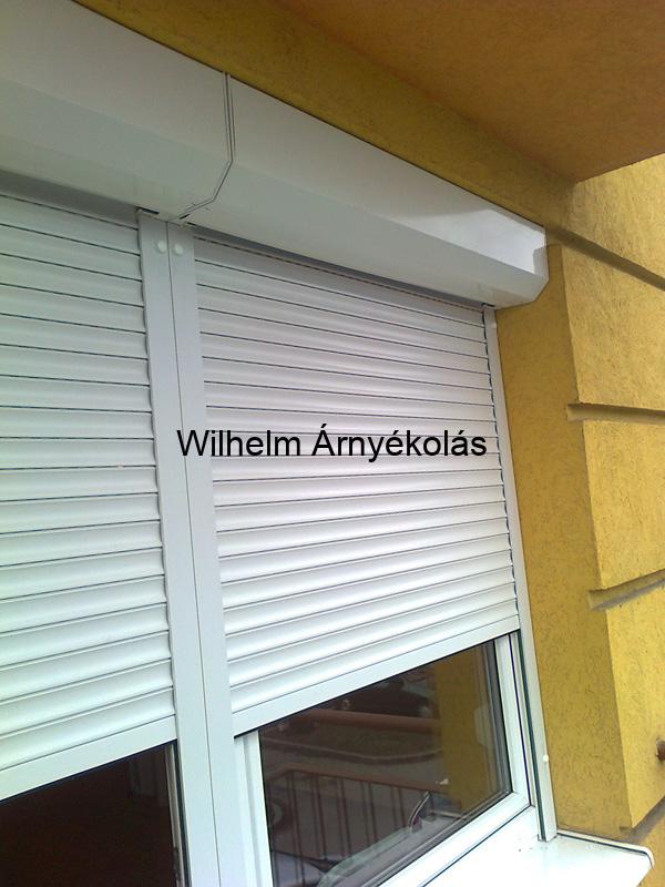 Hőszigetelt alumínium redőny biztonsági lamellákkal és modern kialakítással.