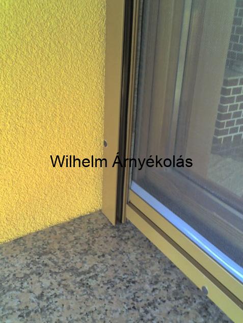 Alumínium hőszigetelt redőny integrált lehúzhatós szúnyoghálóval, elegáns és energiatakarékos kivitel.